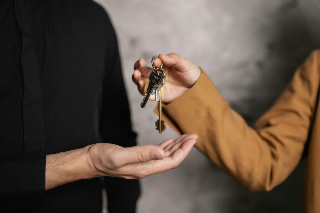 Commercial real estate refinance tips and underwriting strategies