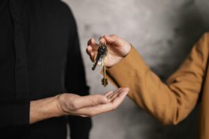 Commercial real estate refinance tips and underwriting strategies